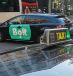 El taxi blinda su monopolio, acaba con los VTC y aboca a la Generalitat a una dura guerra judicial