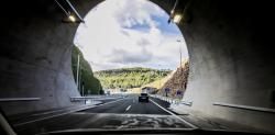 Consejos para conducir con seguridad dentro de un túnel