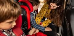 Cómo elegir la mejor silla infantil de coche para este verano