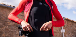 Las camisetas interiores en el ciclismo: ¿Por qué debo usarlas?