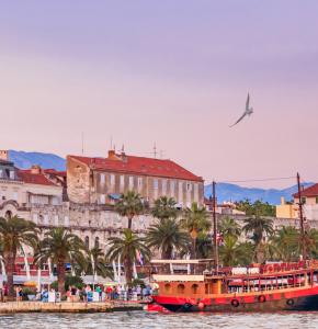 Un palacio junto al mar para el emperador