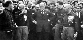 Mussolini en un momento de la marcha sobre Roma.