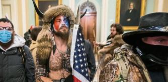 Trump afronta el juicio político cuando sus negocios van de capa caída