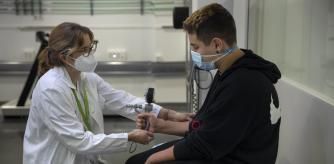 Íker, en una reciente visita a la unidad pediátrica de covid persistente de Can Ruti