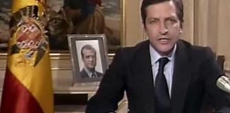EL PRESIDENTE DEL GOBIERNO, ADOLFO SUAREZ, DURANTE SU ALOCUCIÓN POR TELEVISIÓN, EN LA QUE COMUNICÓ AL PAIS SU DIMISIÓN.