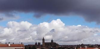 Vista de las nubes que se posaron sobre Salamanca.