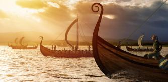 Naves vikingas en busca de una incursión