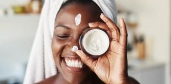 Aplicación crema hidratante