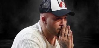 El dj está más que harto de los acosadores que le insultan de forma anónima.