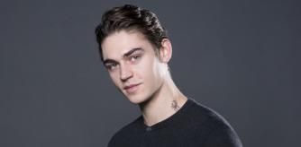 El actor británico Hero Fiennes-Tiffin ha alcanzado el éxito con el personaje de Hardin Scott en las películas 'After'