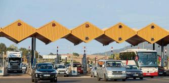 Peaje de la Roca, primer fin de semana después levantar las barreras para su uso gratis.