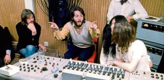 THE BEATLES-DISCO:MD-04 MADRID, 16-11-03.- Un total 12.737 días después de que The Beatles comenzaran a trabajar en el disco 