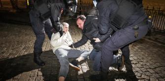 Police detain demonstrators during an action against Russia's attack on Ukraine in St. Petersburg, Russia, Monday, Feb. 28, 2022. Protests against the Russian invasion of Ukraine resumed on Monday, with people taking to the streets of Moscow and St. Petersburg and other Russian towns despite mass arrests. (AP Photo/Dmitri Lovetsky)