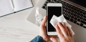 ¿Cómo limpiar tu móvil?: Te proponemos los mejores sprays, toallitas y accesorios