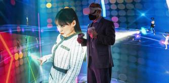 Un congresista bailando con el avatar de SK Telecom