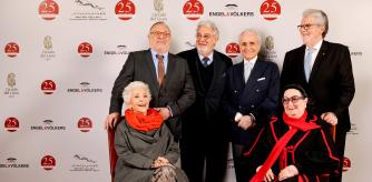JAIME ARAGALL, PLÁCIDO DOMINGO, JOSEP CARRERAS, JUAN PONS, TERESA BERGANZA Y MONTSERRAT CABALLÉ