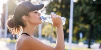 Mantenerse hidratado.