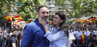 Santiago Abascal y Macarena Olona, en un mitin en Málaga