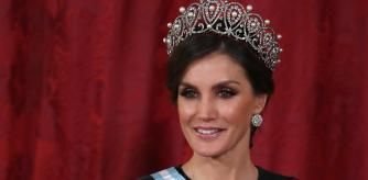 La reina Letizia  durante una gala ofrecida en honor al presidente de China en el palacio de la Zarzuela en Madrid