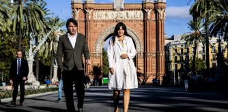 Borràs y Dalmases a su llegada a la concentración previa al inicio del juicio a los miembros de la Mesa del Parlament