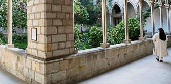 BARCELONA- CLAUSTRO GOTICO DEL MONASTERIO DE CLAUSURA -MONESTIR DE MONTSIÓ- FOTO ANA JIMENEZ