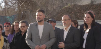 Gabriel Rufián, candidato de ERC en Santa Coloma de Gramenet, y el conseller Carles Campuzano, en el acto de ayer