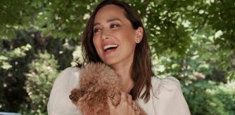 Tamara Falcó junto a su perrita Jacinta