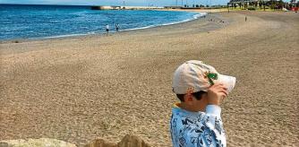foto XAVIER CERVERA 08/06/2020 el municipio de sant adria de besos ,cuenta con dos playas, una al norte de la desembocadura del rio besos, platja playa del litoral, y una al sur, playa platja forum, que actualmente no cumple los requisitos sanitarios suficientes,...aunq se puede producir cuando hay riadas por fuertes lluvias; se encuentra entre el mar mediterraneo y la depuradora (q desde que está sus aguas son mejores, no obstante) y tiene parte de hierba del parc de la pau ,y los aledaños del port forum (entre el rio y la playa, en piedras grandes, se colocan pescadores, otros por la arena)
