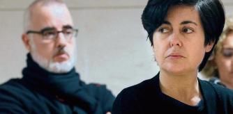 ESPAÑA ASUNTA BASTERRA:GRA018. SANTIAGO DE COMPOSTELA, 01/10/2015.- Rosario Porto (d) y Alfonso Basterra (i), los dos principales acusados de la muerte de su hija Asunta Basterra, durante la sesión esta mañana del juicio que se celebra en Santiago de Compostela, donde declaran hoy catorce agentes y la madrina de Asunta. EFE/Lavandeira jr