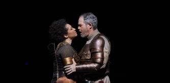 Julia Bullock y Gerlad Finley como Cleopatra y Antony en la ópera de John Adals cuyo etreno europeo se ha celebrado en el Liceu