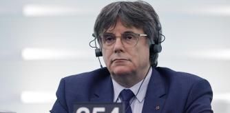 EA2410. ESTRASBURGO, 21/11/2023.- El expresidente catalán Carles Puigdemont asiste al pleno del Parlamento Europeo, este martes en Estrasburgo. Un juez de la Audiencia Nacional española reclama que se investigue por terrorismo a varios líderes independentistas catalanes, entre ellos el eurodiputado Carles Puigdemont, huido de la Justicia española.EFE/ Ronald Wittek