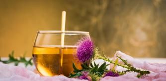 Una infusión de cardo mariano.