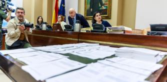 El listado definitivo se tiene que aprobar por el plenario de la comisión y los socialistas requieren el concurso de sus habituales socios del Congreso, además de Sumar, para sacar adelante las comparecencias que más les interesen y frenar las que quieran esquivar. Por eso, según han explicado a Europa Press fuentes parlamentarias, ya han abierto conversaciones con los grupos más afines para diseñar una estrategia.

En total, los grupos han propuesto llamar a más de 200 personas, siendo el PSOE la formación que más nombres ha puesto sobre la mesa, 84 en total, seguido del PP, con 67.