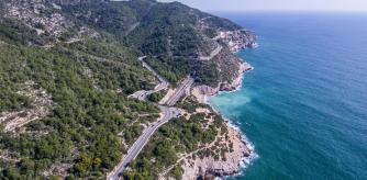 Una imagen aérea de la carretera de las Costes el Garraf