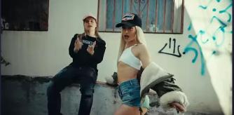 bad gyal y mushka captura de su video clip musical