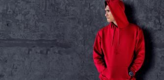 Las sudaderas para hombre son un básico de fondo de armario.