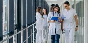 La FP sanitaria te abre puertas al mercado profesional y te ofrece la posibilidad de seguir especializándote.