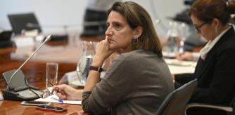 MADRID, 16/11/2024.- La vicepresidenta Tercera del Gobierno y ministra para la Transición Ecológica y el Reto Demográfico, Teresa Ribera, durante la reunión del comité de crisis para el seguimiento de los efectos de la DANA celebrada este sábado. EFE/ Borja Puig De La Bellacasa - SOLO USO EDITORIAL/SOLO DISPONIBLE PARA ILUSTRAR LA NOTICIA QUE ACOMPAÑA (CRÉDITO OBLIGATORIO) -