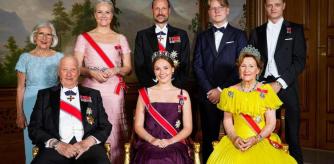 (FILES) Norway's Princess Ingrid Alexandra (front, C) poses for a family photo with (front L and R) Norway's King Harald V and Norway's Queen Sonja and (back LtoR) Marit Tjessem, Norway's Crown Princess Mette-Marit, Norway's Crown Prince Haakon, Norway's Prince Sverre Magnus and Marius Borg Høiby on the occasion of a gala dinner for her 18th birthday in Oslo on June 17, 2022. A string of rape and assault allegations against the son of Norway's future queen have plunged the royal family into its 