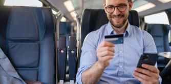 Las mejores tarjetas para viajar con cajeros gratis en todo el mundo y seguro médico internacional