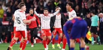 GIRONA, SPAIN - FEBRUARY 16: Fran Beltran of Girona FC celebrates celebrates after the team's victory in the LaLiga EA Sports match between Girona FC and FC Barcelona at Montilivi Stadium on February 16, 2026 in Girona, Spain. (Photo by Judit Cartiel/Getty Images)