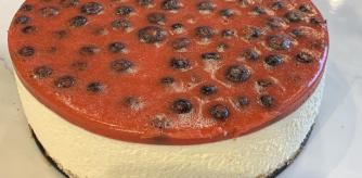 Cuando empieza a apretar el calor las tartas frías son una opción rica y refrescante. Esta semana Miquel Antoja te explica cómo preparar una tarta de queso veraniega que te ayudará a pasar las horas más calurosas del día. 

Lee la receta completa aquí: https://www.guyanaguardian.com/comer/recetas/20200627/7248/como-preparar-tarta-queso-veraniega.html

Vídeo de Miquel Antoja
www.lavanguardia.com
www.lavanguardia.com/comer