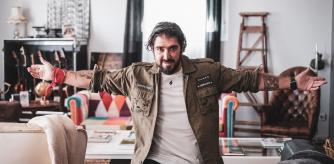 Antonio Orozco en su acogedor estudio de grabación, donde ha gestado su octavo disco, tras cinco años sin nuevos temas