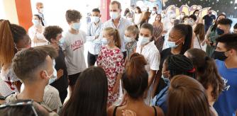 Gira autonómica. Desde el mes de junio, los Reyes, en ocasiones con sus hijas, Leonor y Sofia, realizaron una gira por las diferentes autonomías para conocer el impacto de la pandemia