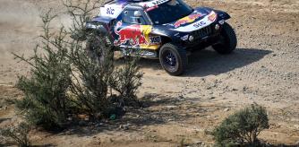 Carlos Sainz y Lucas Cruz han ganado la primera etapa del Dakar