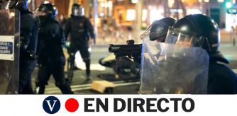 Barcelona y Lleida, junto con varias ciudades en Catalunya, sufrieron la pasada noche todo tipo de protestas, asaltos y violencia tras el encarcelamiento del rapero Pablo Hásel. Los bancos y las tiendas de lujo han sido el principal objetivo de los manifestantes, aunque también llegó a haber disturbios con la policía. Están previstas nuevas movilizaciones esta noche en Barcelona y también en Madrid.

Fuente: Reuters

Artículo relacionado: https://www.guyanaguardian.com/politica/20210217/6250894/pablo-hasel-manifestaciones-violencia-disturbios-interior.html