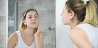 Moisturizer, Skin Care, Cream - Dairy Product, Peeling Off, Women