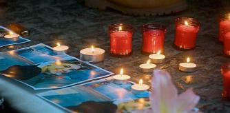 Concentracion en la Plaça SAnt Jaume tras el suicidio de Alan de Barcelona un adoslescente de 17 años transsexsual pque era acosado en el instituto