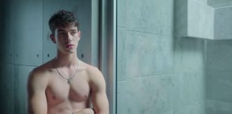 Manu Ríos, uno de los alumnos nuevos (y la tentación de Ander y Omar).