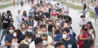 LV_El Govern decreta el cierre de toda actividad a las 0.30 h y limita las reuniones a 10 personas